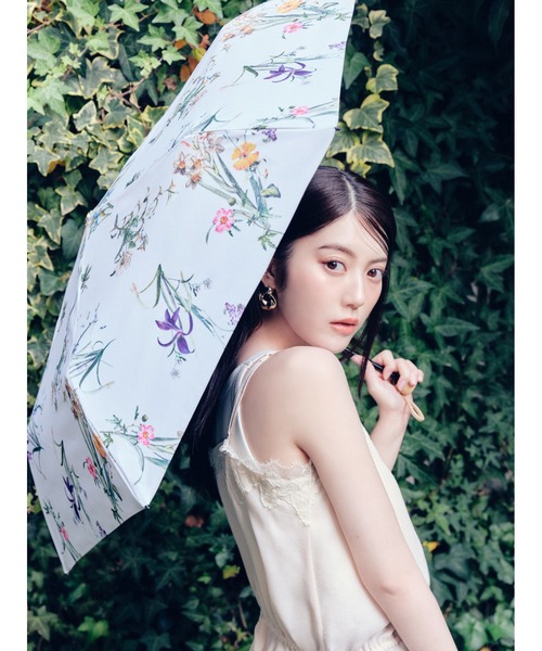 FRAY I.D(フレイアイディー)の「【FRAY I.D×PROTECT U】晴雨兼用折り畳み傘(折りたたみ傘・レディース・ベージュ/アイボリー・F)」の2枚目の写真
