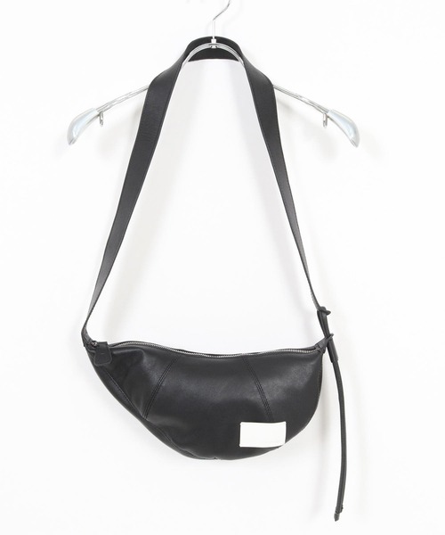 ADAM PATEK(アダムパテック)の「mko13439-water repellent leather mini shoulder bag ミニサイズショルダーバッグ(AP2619001)(ショルダーバッグ・メンズ・ブラック・FREE)」の7枚目の写真