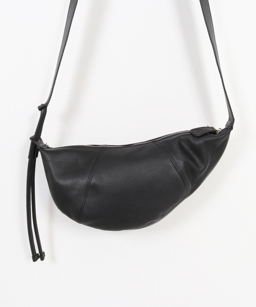 ADAM PATEK(アダムパテック)の「mko13439-water repellent leather mini shoulder bag ミニサイズショルダーバッグ(AP2619001)(ショルダーバッグ・メンズ・ブラック・FREE)」の9枚目の写真