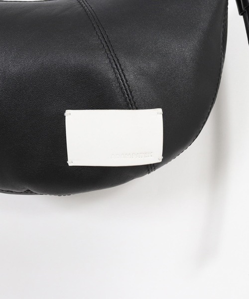 ADAM PATEK(アダムパテック)の「mko13439-water repellent leather mini shoulder bag ミニサイズショルダーバッグ(AP2619001)(ショルダーバッグ・メンズ・ブラック・FREE)」の10枚目の写真