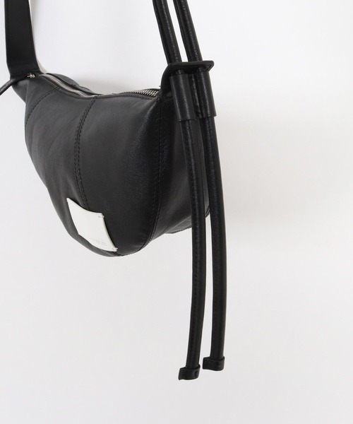 ADAM PATEK(アダムパテック)の「mko13439-water repellent leather mini shoulder bag ミニサイズショルダーバッグ(AP2619001)(ショルダーバッグ・メンズ・ブラック・FREE)」の11枚目の写真