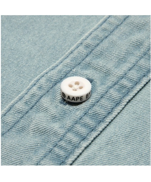 AAPE BY A BATHING APE（エーエイプバイアベイシングエイプ）の「AAPE NOW DENIM SHORT SLEEVE SHIRT（シャツ/ブラウス・メンズ・ライトブルー・MEDIUM/LARGE/X-LARGE/SMALL）」の4枚目の写真