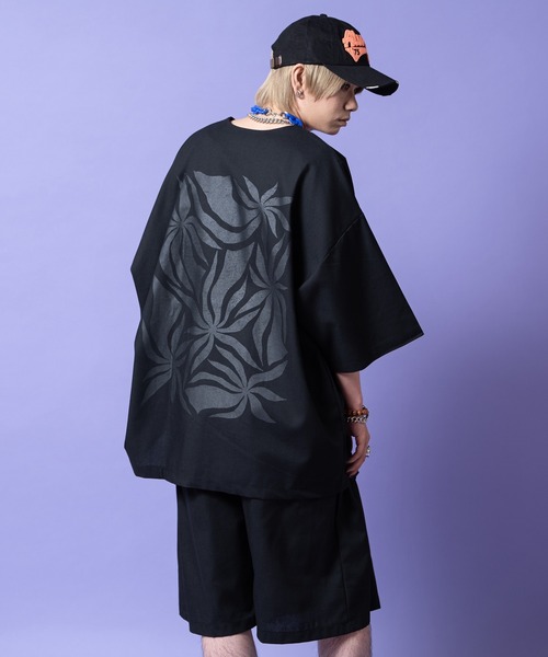 a.p.o.v.(エーピーオービー)の「a.p.o.v. オーバーサイズバックビッグプリントコットンシーチング半袖ラップカーディガン(カーディガン/ボレロ・メンズ・アイボリー/ブラック/グリーン・ONESIZE)」の2枚目の写真