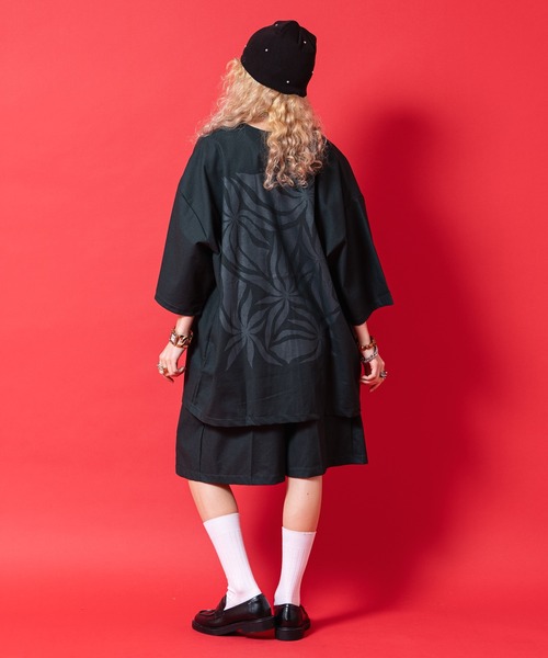 a.p.o.v.(エーピーオービー)の「a.p.o.v. オーバーサイズバックビッグプリントコットンシーチング半袖ラップカーディガン(カーディガン/ボレロ・メンズ・アイボリー/ブラック/グリーン・ONESIZE)」の6枚目の写真