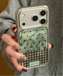 Vini（ヴィニ）の「3Dスターギンガムチェック iPhoneケース 13/14/15/16/17対応（スマホケース/カバー）」