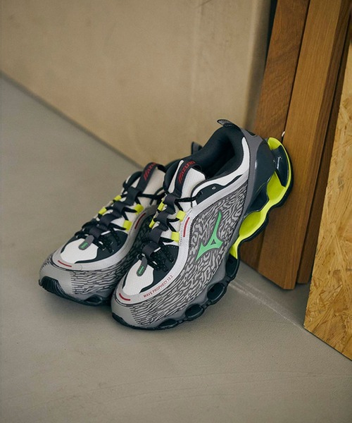 MIZUNO（ミズノ　）の「WAVE PROPHECY 13.2（スニーカー・メンズ・ライトグレー・26/27/28）」の3枚目の写真