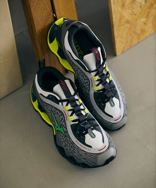 MIZUNO（ミズノ　）の「WAVE PROPHECY 13.2（スニーカー・メンズ・ライトグレー・26/27/28）」の4枚目の写真