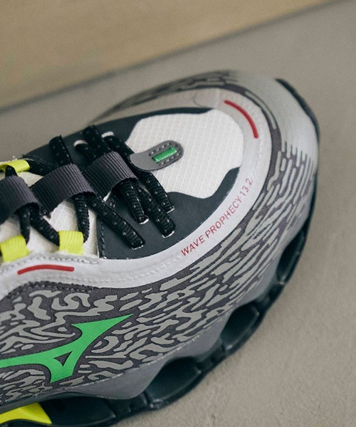 MIZUNO（ミズノ　）の「WAVE PROPHECY 13.2（スニーカー・メンズ・ライトグレー・26/27/28）」の6枚目の写真