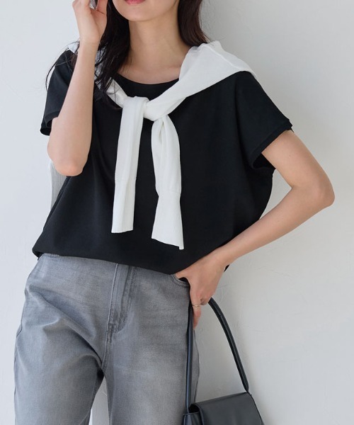 Pierrot(ピエロ)の「【接触冷感/UV/ウォッシャブル】ボートネックフレンチドルマンニット(ニット/セーター・レディース・イエロー/杢グレー/ブラック/アイボリー/ライトブルー・M/L/LL/3L)」の22枚目の写真