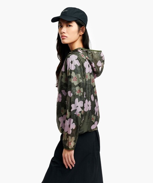 AIGLE(エーグル)の「UVカット 撥水 プリントフーデッドジャケット RP(ナイロンジャケット・レディース・モスグリーン・36/42/44/38/40/34)」の17枚目の写真