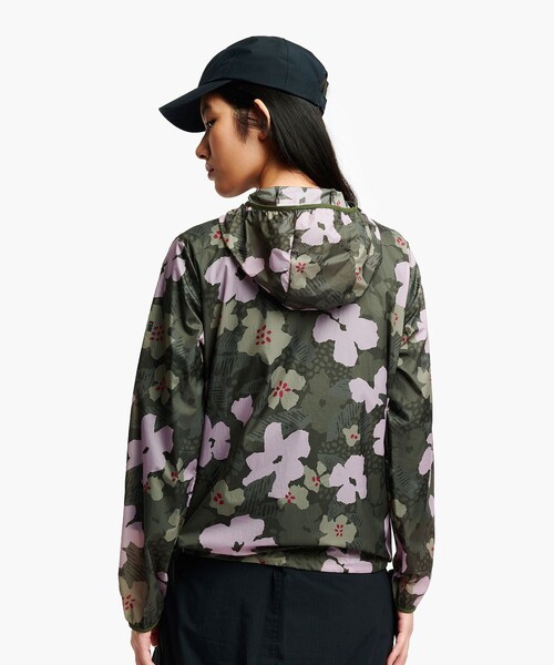 AIGLE(エーグル)の「UVカット 撥水 プリントフーデッドジャケット RP(ナイロンジャケット・レディース・モスグリーン・36/42/44/38/40/34)」の18枚目の写真