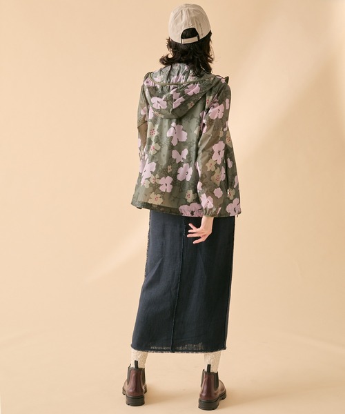 AIGLE(エーグル)の「UVカット 撥水 プリントフーデッドジャケット RP(ナイロンジャケット・レディース・モスグリーン・36/42/44/38/40/34)」の7枚目の写真