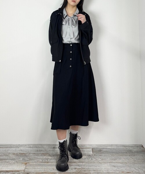 NICOLE CLUB（ニコル　クラブ）の「パイピングカラーブラウス（シャツ/ブラウス・レディース・サックスブルー/オフホワイト/ネイビー/ピンク・M）」の9枚目の写真