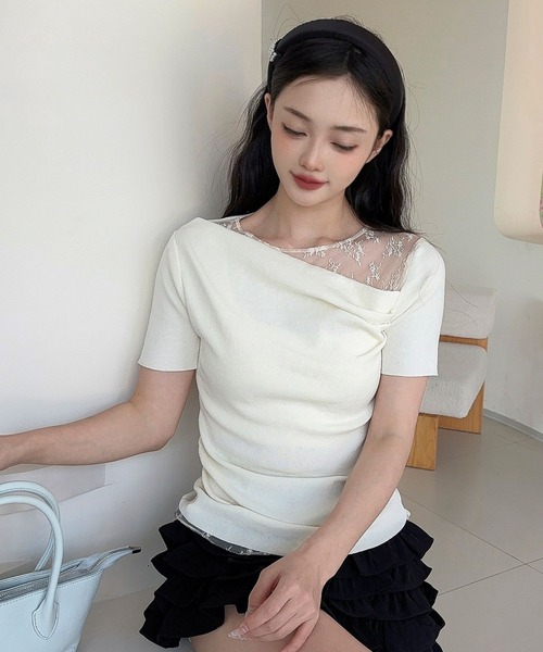 Jasmine Grandiflorum(ジャスミングランディフローラム)の「【Jasmine】レース切り替えアシメトリーデザインTシャツ(Tシャツ/カットソー・レディース・アイボリー/ブルー/ブラック・FREE)」の4枚目の写真
