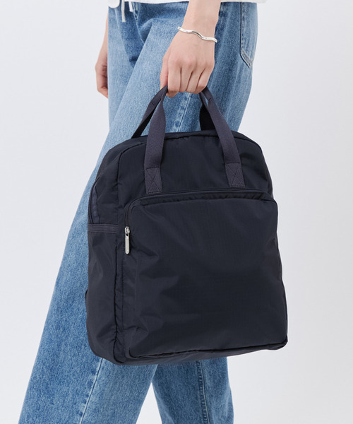 LeSportsac(レスポートサック)の「MEDIUM E/W BACKPACK ディープシーブルー(バックパック/リュック・レディース・ブルー・FREE)」の4枚目の写真