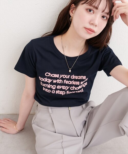 natural couture（ナチュラルクチュール）の「フロッキーロゴpt普通Ｔ（Tシャツ/カットソー・レディース・ネイビー/ブルー/オフホワイト・FREE）」の3枚目の写真