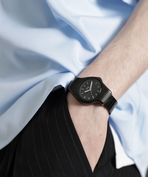 HARE(ハレ)の「URBAN FORM WATCH(HARE)(アナログ腕時計・メンズ・シルバー/ブラック・FREE)」の4枚目の写真