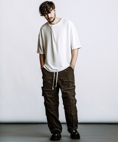 NO ID.(ノーアイディ)の「【NO ID.】Irregular Neck T-Shirt / イレギュラーネック Tシャツ(Tシャツ/カットソー・メンズ・ホワイト/ブラック/グレー・ONE SIZE)」の12枚目の写真