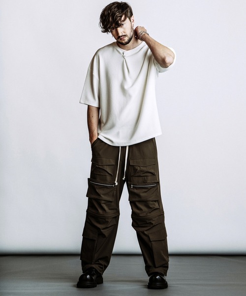 NO ID.(ノーアイディ)の「【NO ID.】Irregular Neck T-Shirt / イレギュラーネック Tシャツ(Tシャツ/カットソー・メンズ・ホワイト/ブラック/グレー・ONE SIZE)」の14枚目の写真