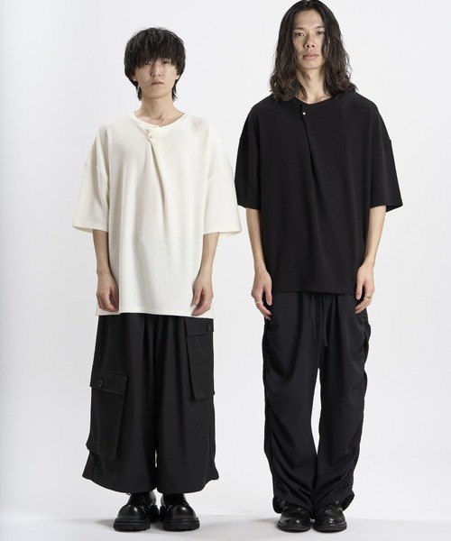 NO ID.(ノーアイディ)の「【NO ID.】Irregular Neck T-Shirt / イレギュラーネック Tシャツ(Tシャツ/カットソー・メンズ・ホワイト/ブラック/グレー・ONE SIZE)」の22枚目の写真