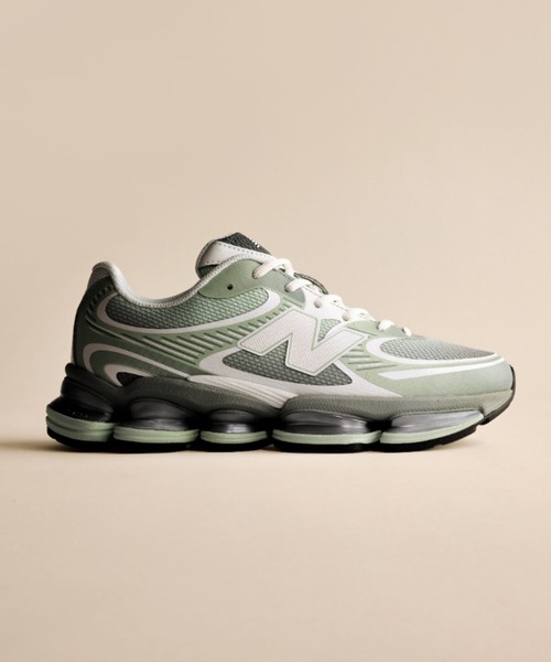 NEW BALANCE(ニューバランス)の「Abzorb 2000(スニーカー・レディース・カーキ・22.5cm/23.0cm/23.5cm/24.0cm/24.5cm/25.0cm/25.5cm/26.0cm/26.5cm/27.0cm/27.5cm/28.0cm/28.5cm/29.0cm/30.0cm)」の1枚目の写真