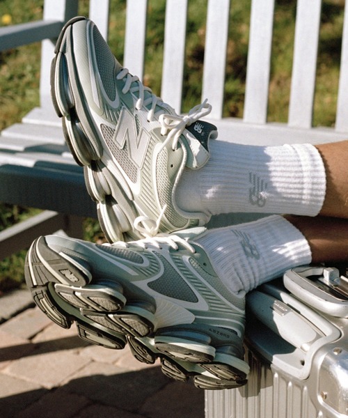 NEW BALANCE(ニューバランス)の「Abzorb 2000(スニーカー・レディース・カーキ・22.5cm/23.0cm/23.5cm/24.0cm/24.5cm/25.0cm/25.5cm/26.0cm/26.5cm/27.0cm/27.5cm/28.0cm/28.5cm/29.0cm/30.0cm)」の6枚目の写真
