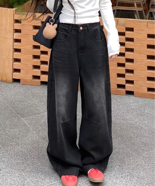 kirakiraShop(キラキラショップ)の「バレル レッグ ウォッシュ デニムパンツ(デニムパンツ・レディース・ブラック・XL/L/M/S)」の1枚目の写真