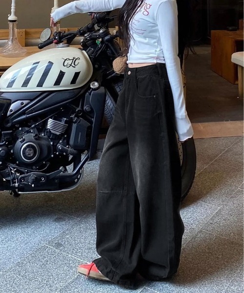 kirakiraShop(キラキラショップ)の「バレル レッグ ウォッシュ デニムパンツ(デニムパンツ・レディース・ブラック・XL/L/M/S)」の5枚目の写真
