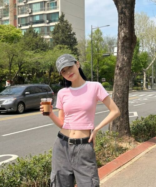 BASIC LABEL（ベーシックラベル）の「Wesley Semi-crop track short-sleeved T-shirt 6 Color [BLSE_6001]（Tシャツ/カットソー・レディース・スカイブルー/ベージュ/ネイビー/ピンク/アイボリー系1/アイボリー系2・1）」の16枚目の写真