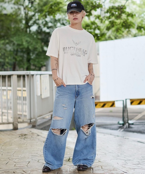 WEGO(ウィゴー)の「WEGO/ステンシルロゴグラフィックT(Tシャツ/カットソー・メンズ・ブラック/アイボリー・MEDIUM/LARGE)」の8枚目の写真