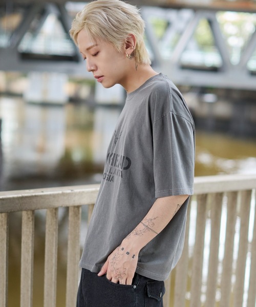 WEGO(ウィゴー)の「WEGO/ステンシルロゴグラフィックT(Tシャツ/カットソー・メンズ・ブラック/アイボリー・MEDIUM/LARGE)」の20枚目の写真