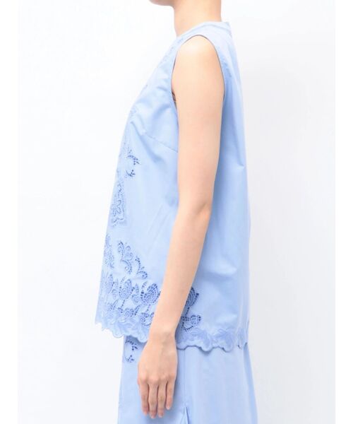 TONAL(トーナル)の「エンブロイダリークルーネックブラウス(シャツ/ブラウス・レディース・ブルー/ブラック/オフホワイト・MEDIUM)」の20枚目の写真