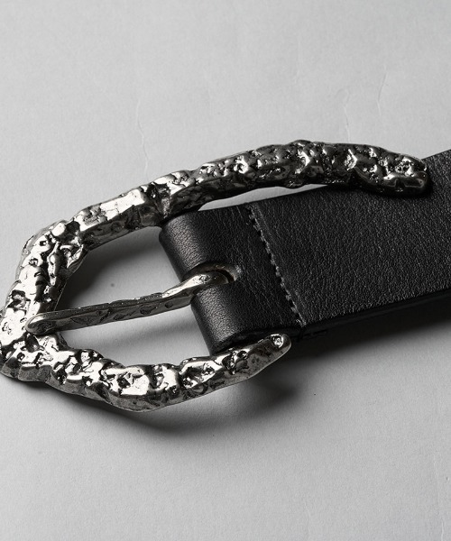 NO ID.(ノーアイディ)の「mko13724-モルテンバックルレザーベルト(859088-529E)(ベルト・メンズ・ブラック・ONE SIZE)」の9枚目の写真