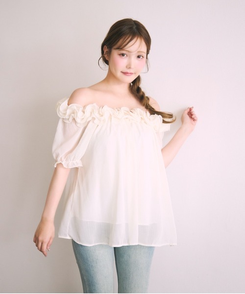 miune（ミューヌ）の「フリルシフォンオフショルダートップス（シャツ/ブラウス・レディース・ホワイト/ブラック/クリーム・FREE）」の16枚目の写真