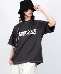 DEMARC（ドゥマーク）の「M text graffiti boxy short sleeve tee -  Charcoal（Tシャツ/カットソー）」