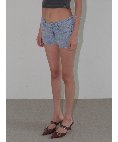 ORDINARY HOLIDAY（オーディナリー ホリデー）の「MICRO DENIM SHORTS [SKY BLUE]（その他パンツ・レディース・その他・SMALL/MEDIUM）」の2枚目の写真