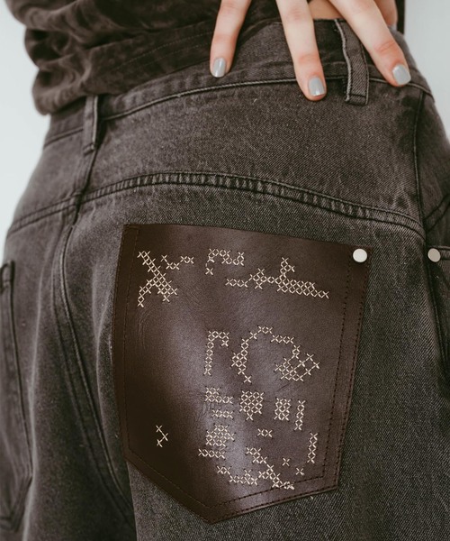 Knuth Marf(クヌースマーフ)の「Knuth Marf / クヌースマーフ wide bell-bottom denim pants(デニムパンツ・レディース・グレー/ブラウン・SMALL/X-SMALL)」の17枚目の写真