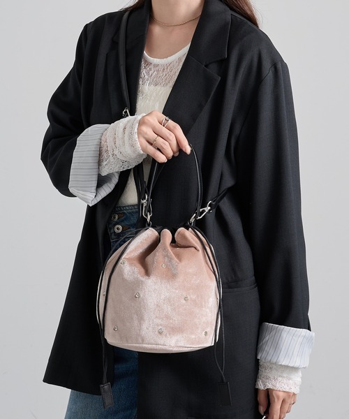 MAGASIN DE MODE Chou Chou(マガジンデモードシュシュ)の「【MAGASIN DE MODE Chou Chou】ベロアビジュー巾着ショルダー オケージョン/結婚式/二次会/パーティー SNBD(ショルダーバッグ・レディース・ブラック/ピンクベージュ/ネイビー・FREE)」の22枚目の写真
