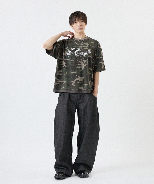 MSG（エムエスジー）の「グラフィックプリント迷彩半袖Tシャツ（Tシャツ/カットソー・メンズ・ベージュ/カーキ/チャコール・FREE）」の13枚目の写真