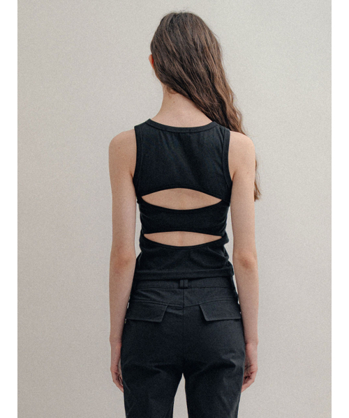 VISUS(ヴィスシュ)の「Back Hole Sleeveless_Black(Tシャツ/カットソー・レディース・その他・FREE)」の1枚目の写真