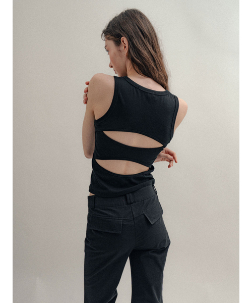 VISUS(ヴィスシュ)の「Back Hole Sleeveless_Black(Tシャツ/カットソー・レディース・その他・FREE)」の6枚目の写真