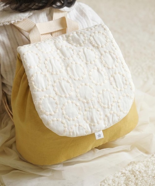 10mois（ディモワ）の「【10mois(ディモワ)】ファーストリュック（その他ベビー用品・キッズ・グレー/イエロー・ONESIZE）」の2枚目の写真