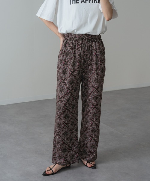 refinedworks（リファインドワークス）の「【refinedworks】大人 の 総柄 リラックス パンツ（その他パンツ・レディース・ブラック/ブラウン・FREE）」の2枚目の写真