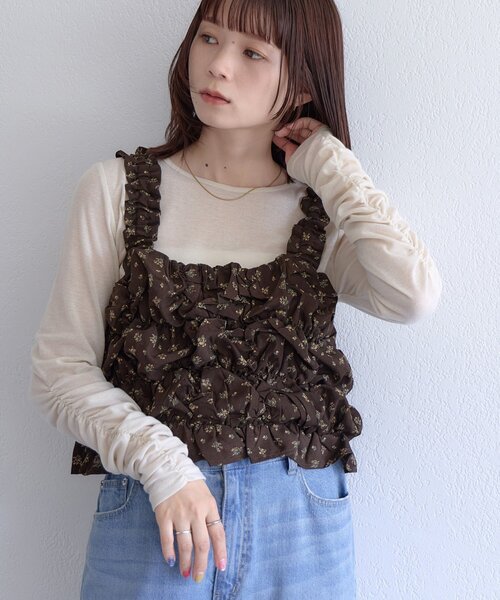 DISCOAT(ディスコート)の「【WEB限定】シアー袖シャーリングプルオーバー(Tシャツ/カットソー・レディース・アイボリー/チャコールグレー/グレー・FREE)」の5枚目の写真