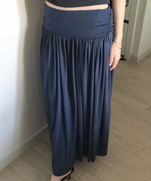 LOENNE(ロエヌ)の「Gathered Maxi Skirt / ギャザーマキシスカート(スカート・レディース・ネイビー/グレー/ブラック・FREE)」の1枚目の写真