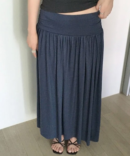 LOENNE(ロエヌ)の「Gathered Maxi Skirt / ギャザーマキシスカート(スカート・レディース・ネイビー/グレー/ブラック・FREE)」の16枚目の写真