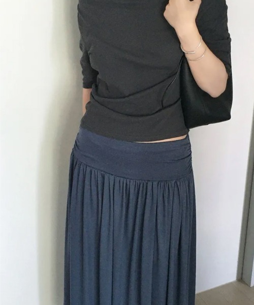 LOENNE(ロエヌ)の「Gathered Maxi Skirt / ギャザーマキシスカート(スカート・レディース・ネイビー/グレー/ブラック・FREE)」の17枚目の写真