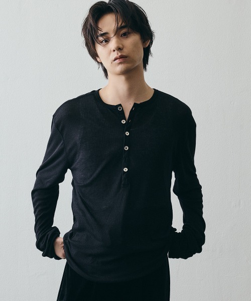セール】Modern Detail Deep Henley Neck Long-Sleeve T-Shirt