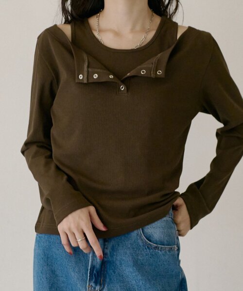 COLONY 2139(コロニートゥーワンスリーナイン)の「レイヤード風ヘンリーネックTシャツ(Tシャツ/カットソー・レディース・ブラック/ブラウン/グレー・FREE)」の3枚目の写真