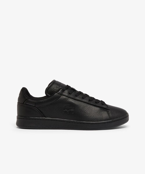LACOSTE(ラコステ)の「メンズ CARNABY SHIELD 226 1 SMA(スニーカー・メンズ・ブラック/オフホワイト・25.5cm/28.5cm/26.0cm/25.0cm/26.5cm/27.0cm/28.0cm)」の1枚目の写真